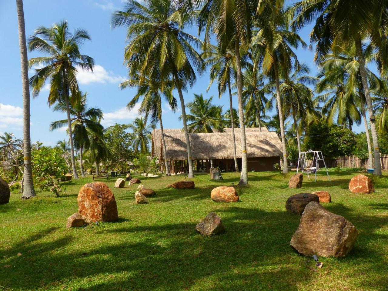 Coco Village Hotel Chilaw Bangadeniya Экстерьер фото